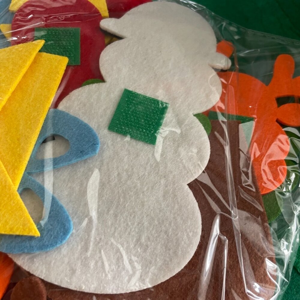 Felt Kids Christmas Tree Activity Set - Picture 11 of 12